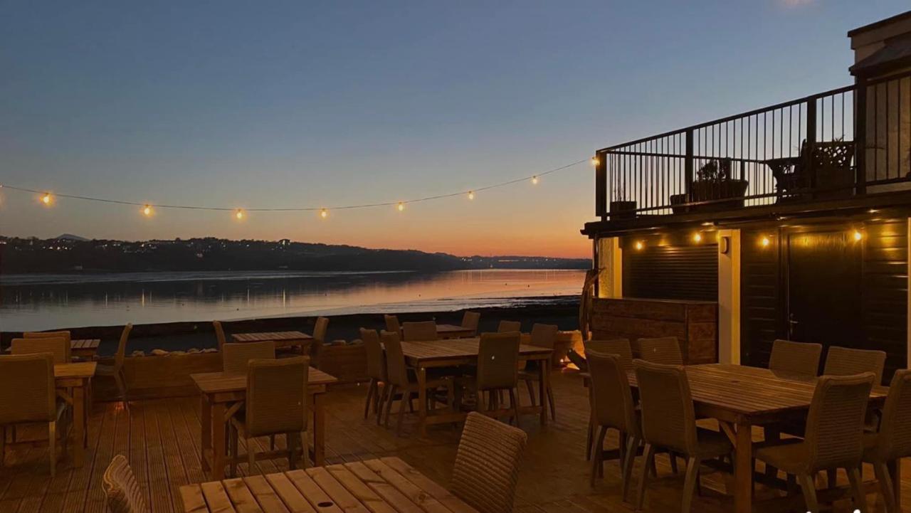 Gazelle Hotel Менай-Бридж Экстерьер фото